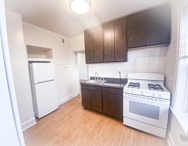 1 bed, 650 sqft, $1,600 — Photo 2