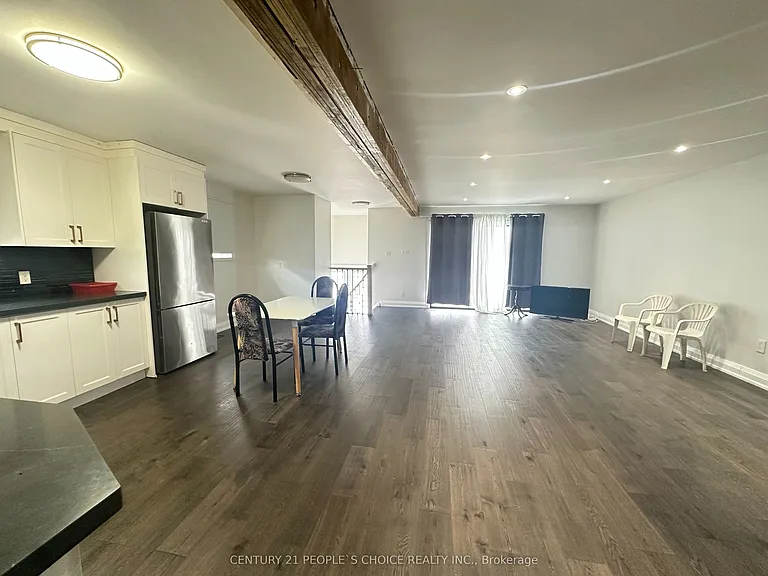 82 John Lindsay Ct #UPPER — Photo 3