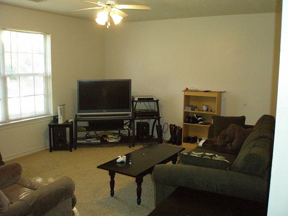 2nd image of 1200 Vinyard Ct #A