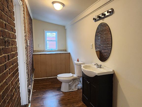3rd image of 349 N 7th St APT 4
