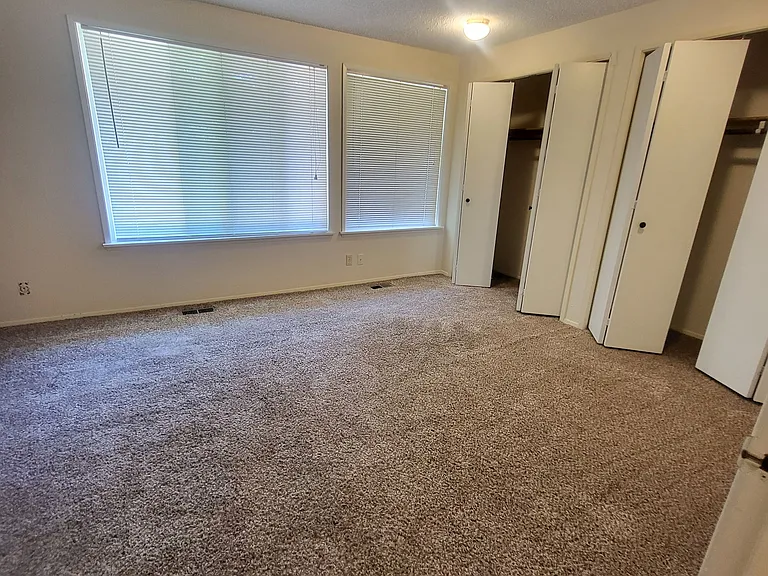 928 Blue Heron Ave NE — Photo 8