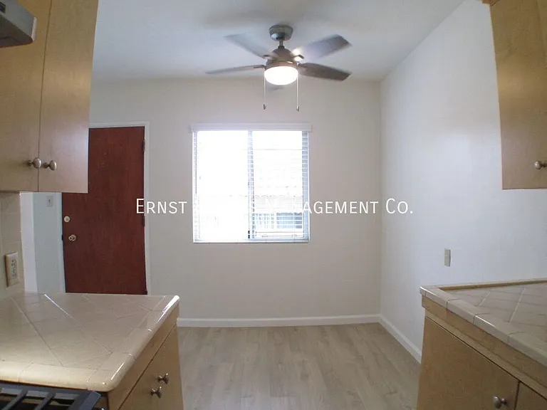 2735 E Broadway #3 — Photo 8