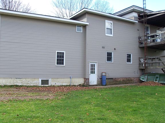 4th image of 144 Main St