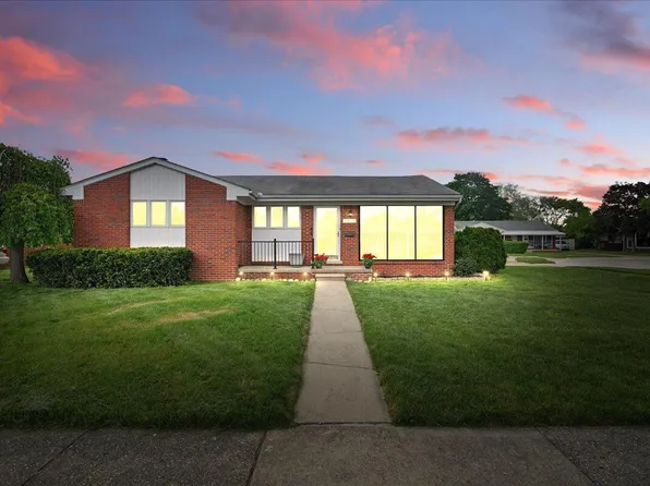 6941 Crestwood St, Dearborn Heights, MI 48127