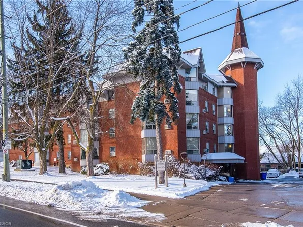 384 Erb St W #207, Waterloo, ON N2L 1W6
