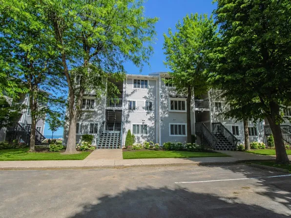 230 W Lakeshore Dr APT F, Port Clinton, OH 43452