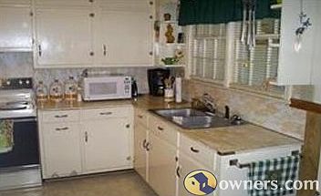 5th image of 404 Walker St