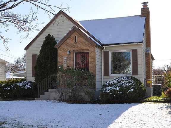 3rd image of 464 E Emerson Ave