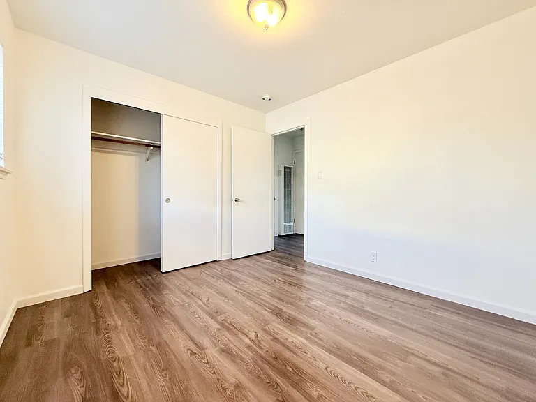 420 S 7th St #6 — Photo 12