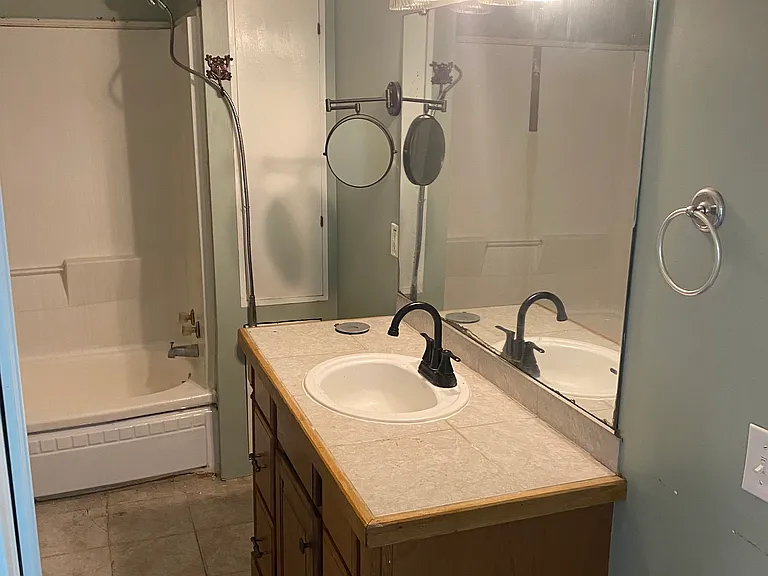 5532 E Michigan Ave — Photo 18