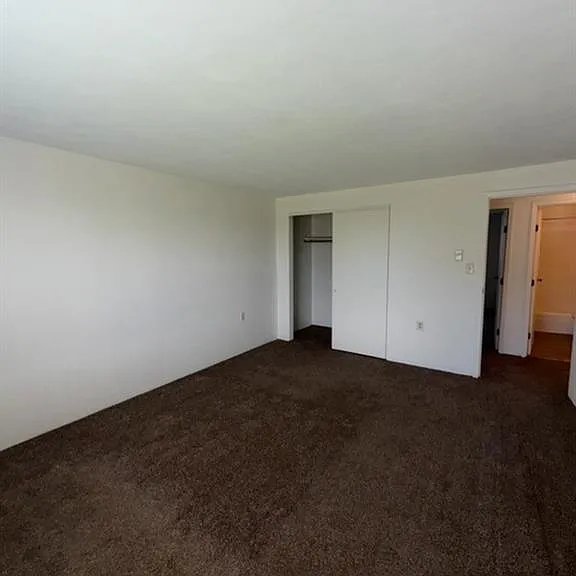 336 Grove St — Photo 2