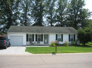 107 Pleasant Ct, Pleasantville, OH
