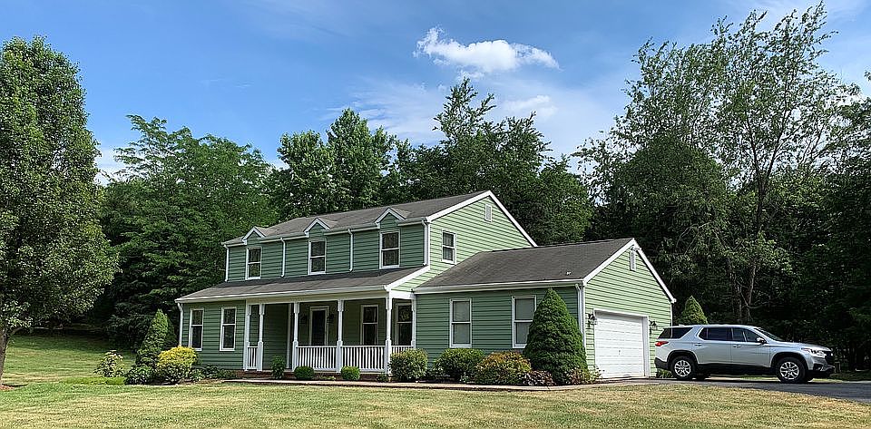 1st image of 379 Fern Creek Ln