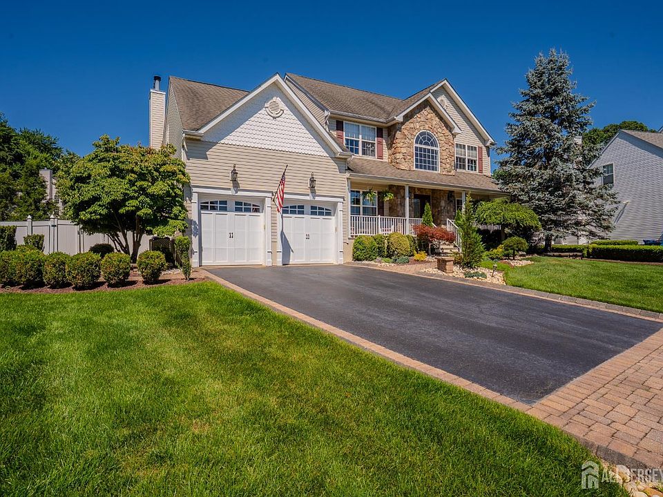 1st image of 4 Dorene Ct