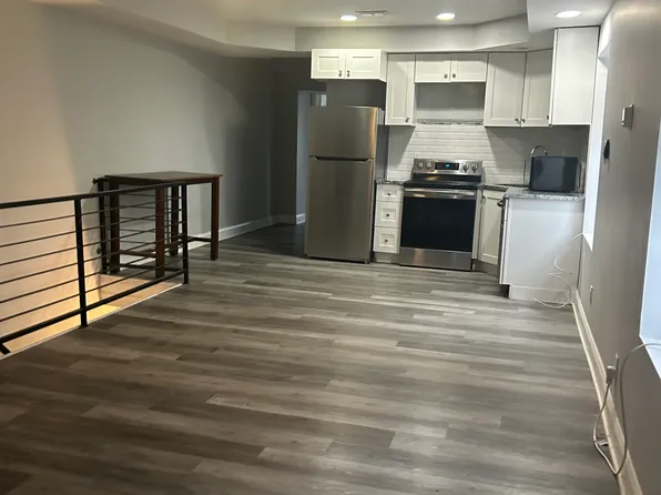 7133 Boyer St, Philadelphia, PA 19119