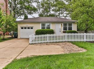 11406 Big Bend Rd, Saint Louis, MO 63122