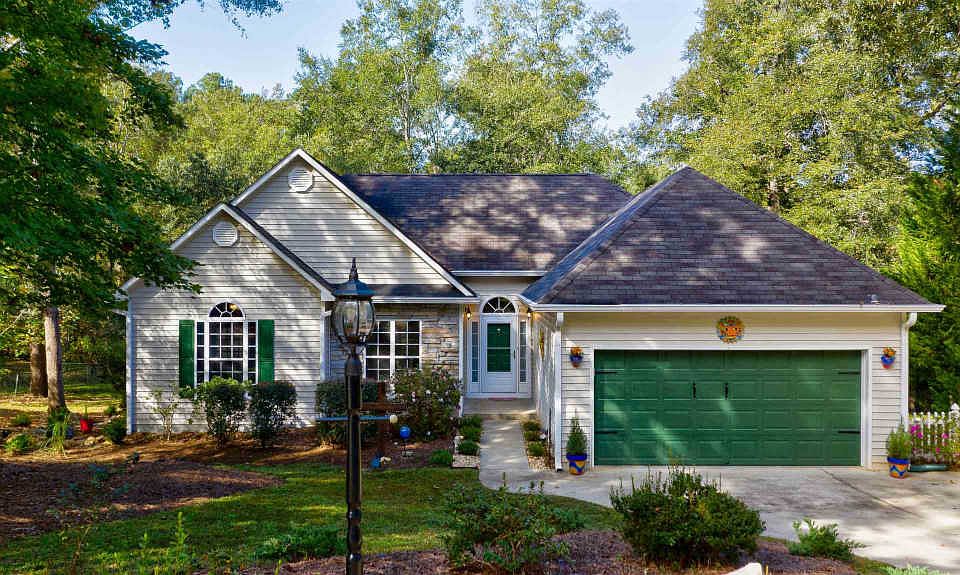 1st image of 230 Pine Knoll Ln