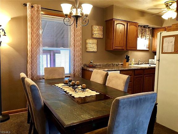 Eat-In Kitchen