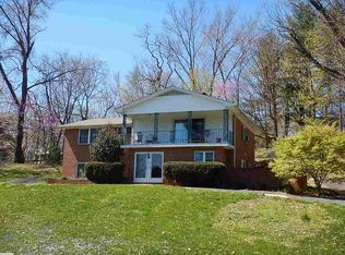 24 Oak Ln, Staunton, VA 24401