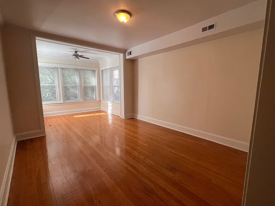 1525 W Ardmore Ave #2