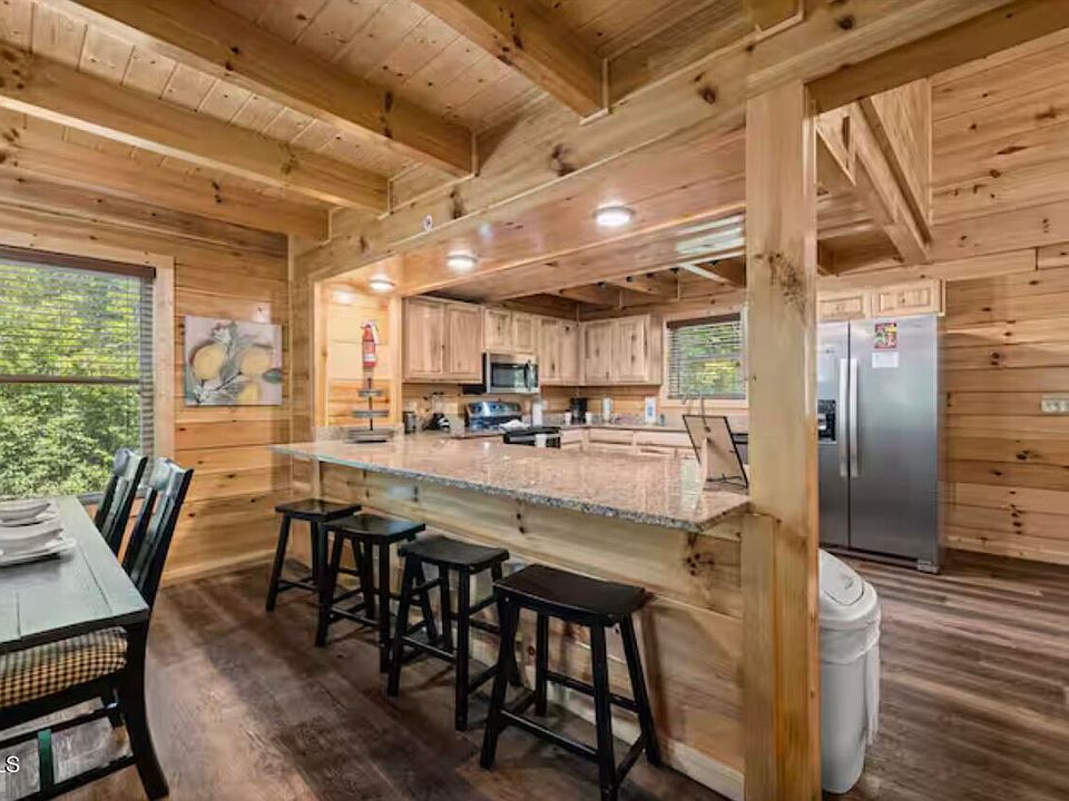 7th image of this home