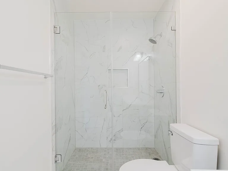18347 Saticoy St #26 — Photo 23