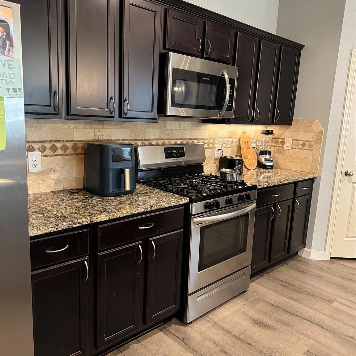 4 bed, 2.0 bath, 1776 sqft, $1,900 — Photo 3