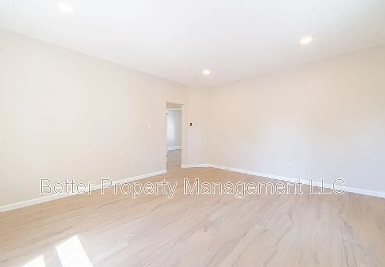 730 E Montrose St #2 — Photo 7