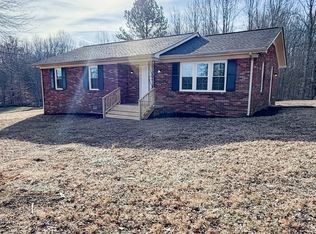 6085 Dewey Carr Rd, Bethpage, TN 37022