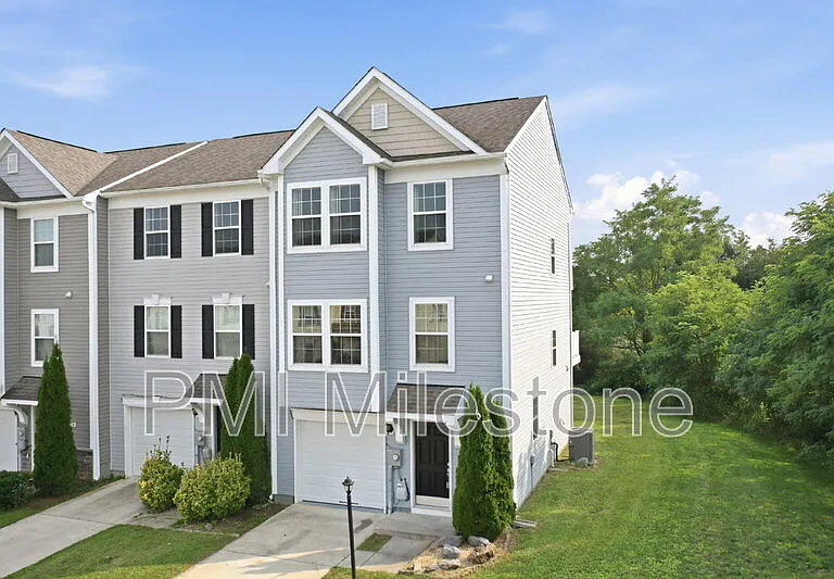 100 Bertelli Ct — Photo 1