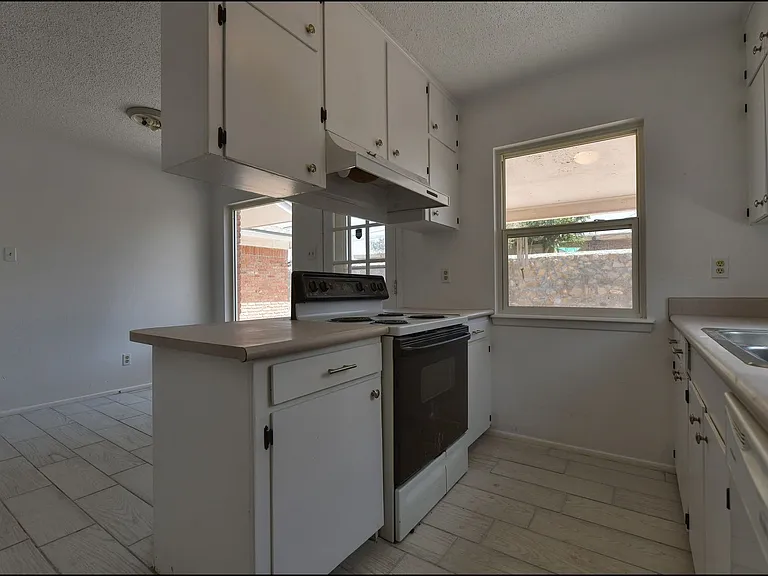 6913 Pamlico Dr — Photo 14