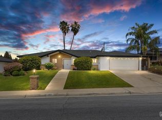 3600 Christmas Tree Ln, Bakersfield, CA 93306