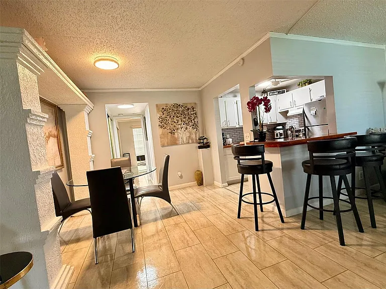 355 Oakridge #355-T — Photo 3