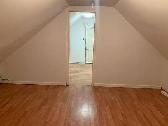 3rd image of 3012 Olinville Ave