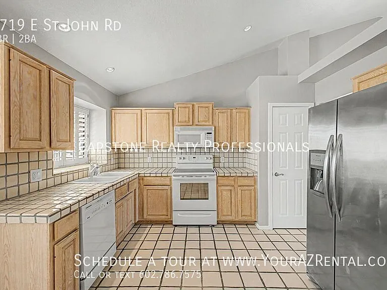 5719 E Saint John Rd — Photo 4