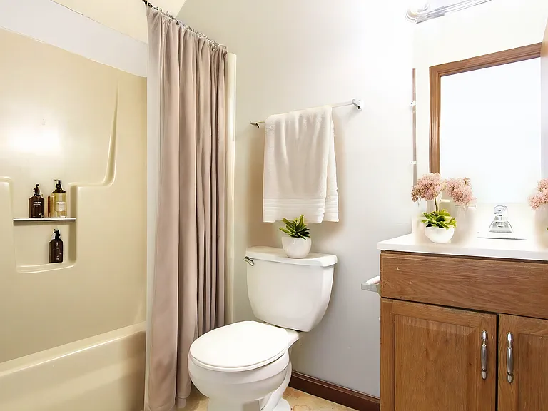 Find Your Next Home At One Oak Place — Photo 44