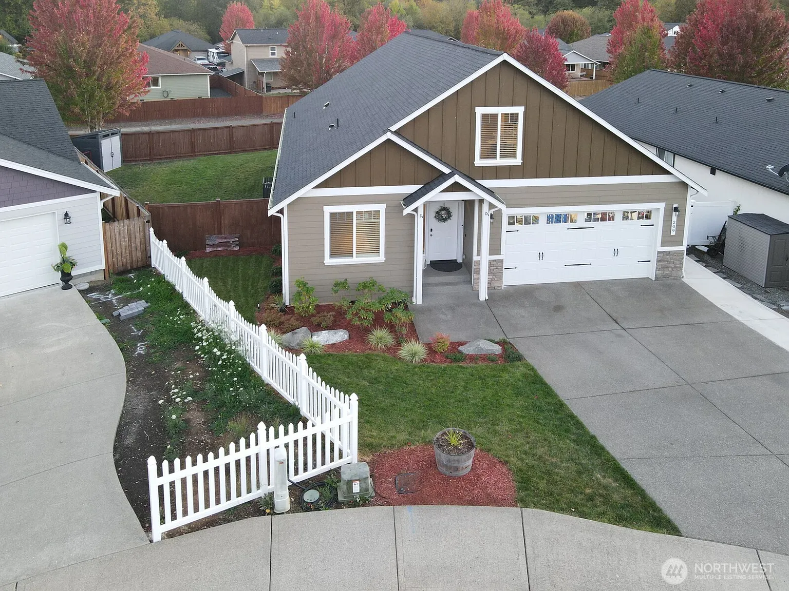 209 Fenway Court photo 1