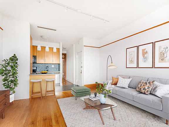 3rd image of 806 Washington Ave APT 4D