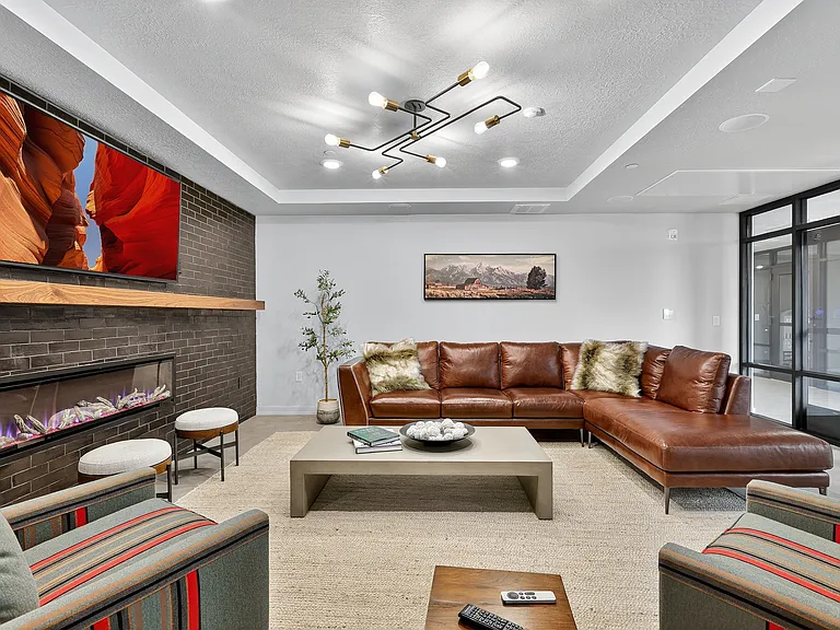 Riverwalk Apartments — Photo 13