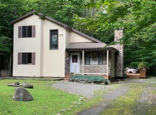 1015 Onondaga Dr, Gouldsboro, PA 18424