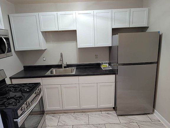 4th image of 4932 S Packard Ave APT 19