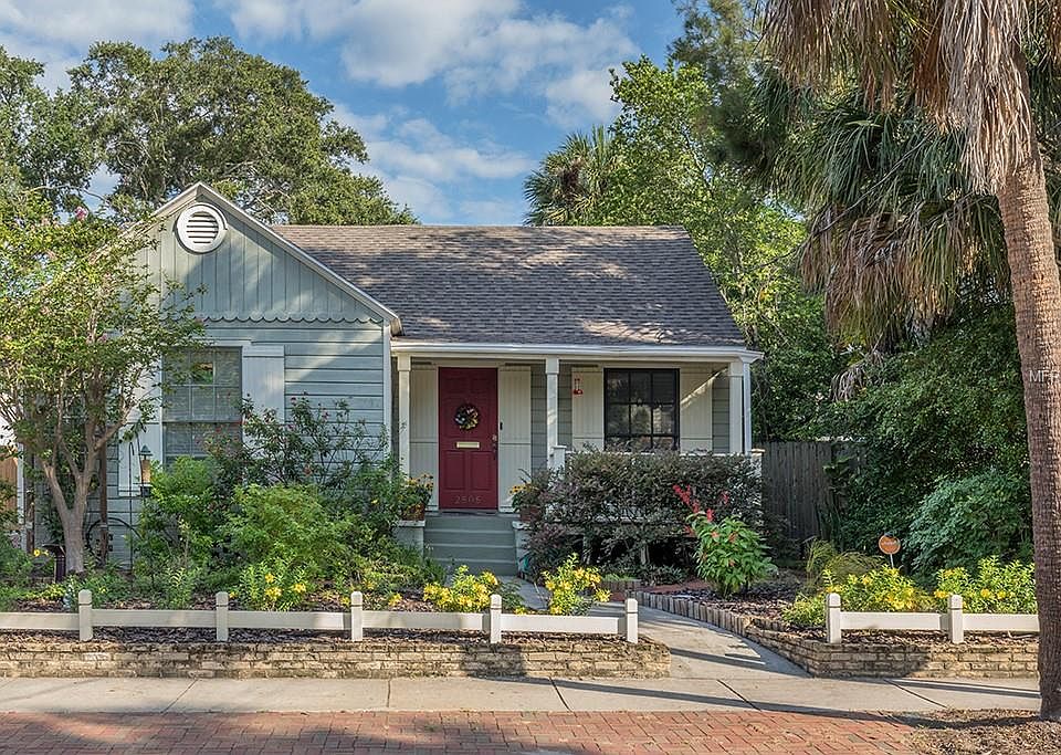 1st image of 2505 W Palm Dr