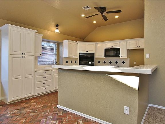 5th image of 974 Hilltop Mansion