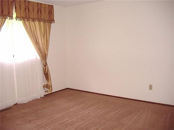 5th image of 715 NW Fairwood Way