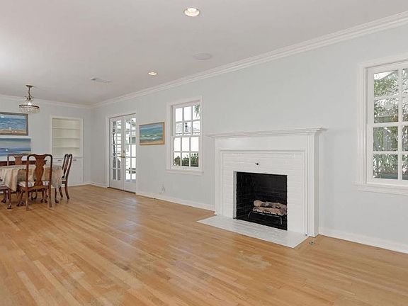 4th image of 3212 Kingsley St