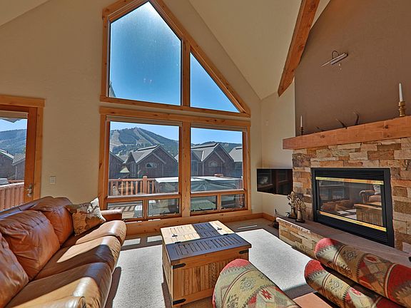 4th image of 402 Antler Way
