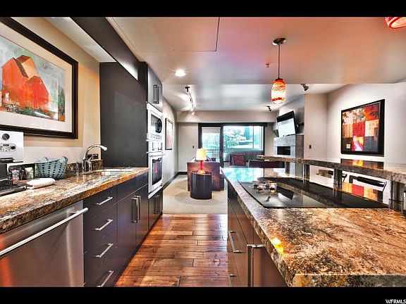 4th image of 201 Heber Ave #201