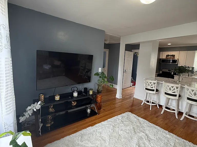 293 Herman St #2 — Photo 10