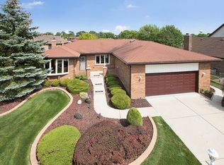 12727 Newport Dr, Palos Park, IL 60464