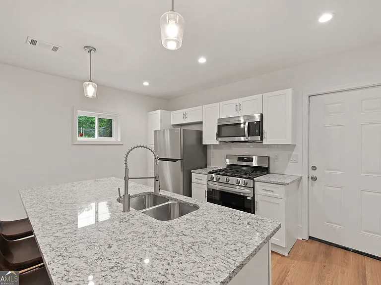 636 Francis Pl NW #B — Photo 15